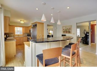 1398 Cherry Hill Rd, Mendota Heights, MN 55118