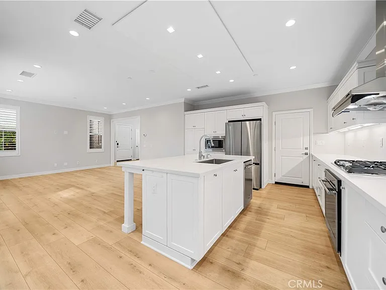 63 Darby — Photo 10