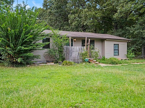 3rd image of 288 Woodlawn Rd