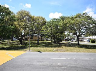 704 SW 25th Ave, Boynton Beach, FL 33435