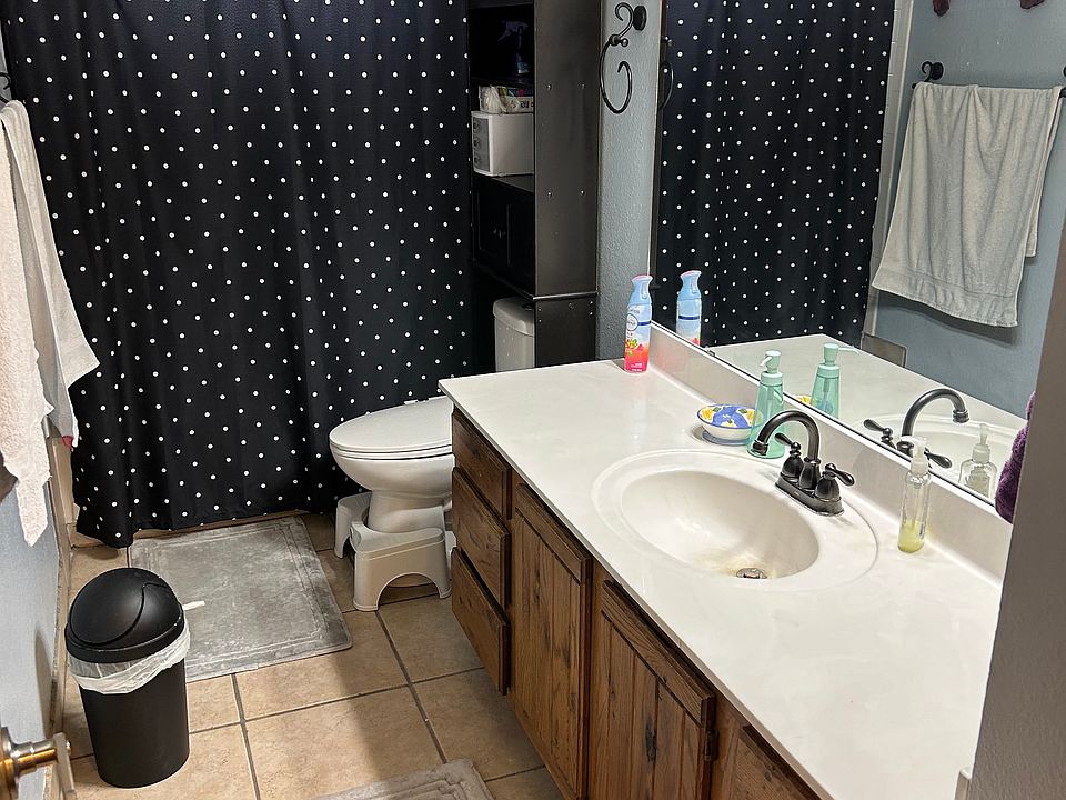 1st image of 8313 Sprenger Dr NE