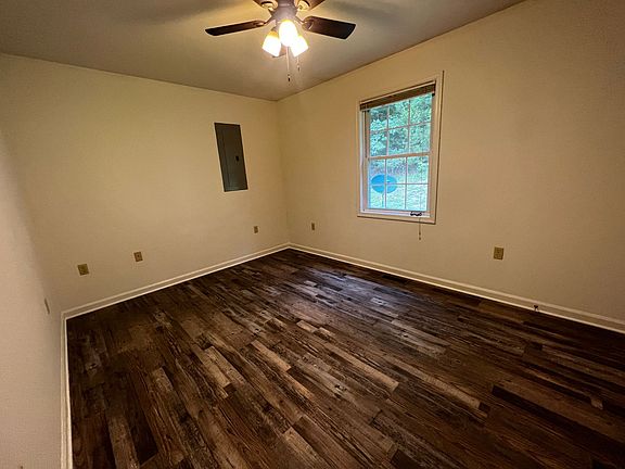 5th image of 812 Early St #A