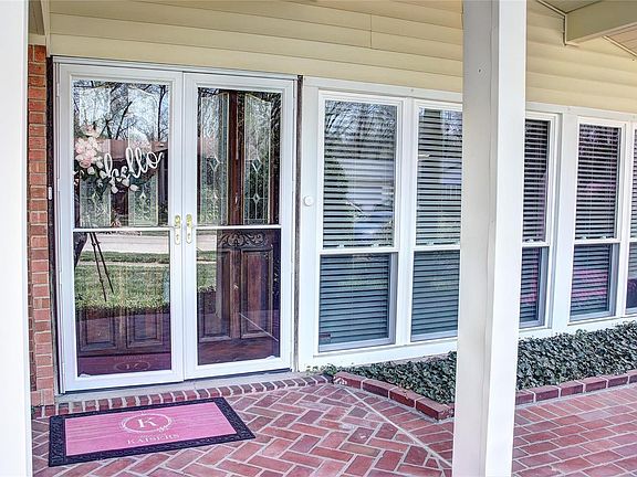 3rd image of 4958 Sefton Dr