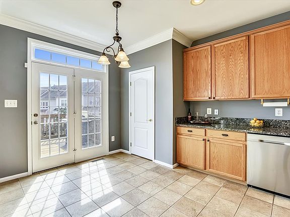 3rd image of 6437 Sutcliffe Dr