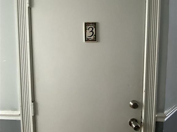 3rd image of 250 Seminole Ave APT 3