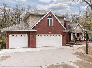 916 N Gilbert St, Iowa City, IA 52245