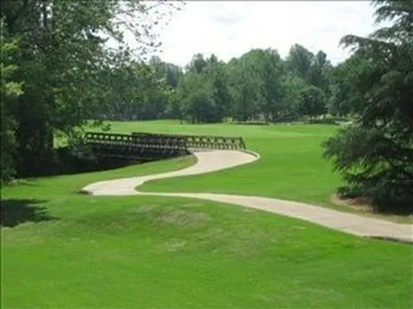 19 Hobcaw Dr, Greer, SC 29650