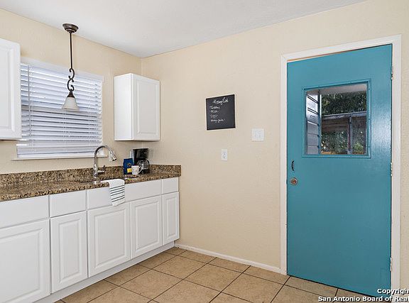5th image of 415 Monticello Ct