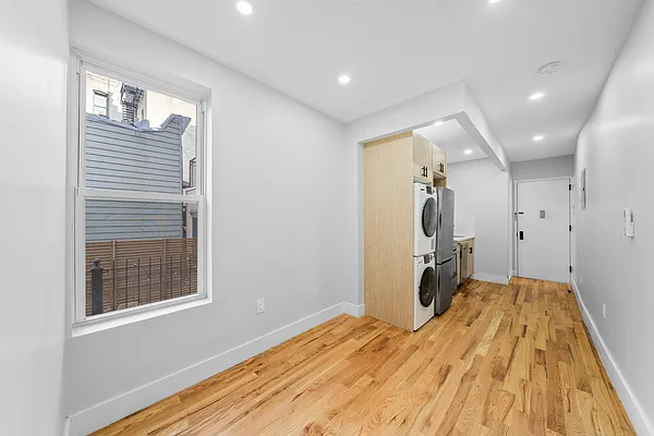 Rented by Vector New York, LLC | media 8