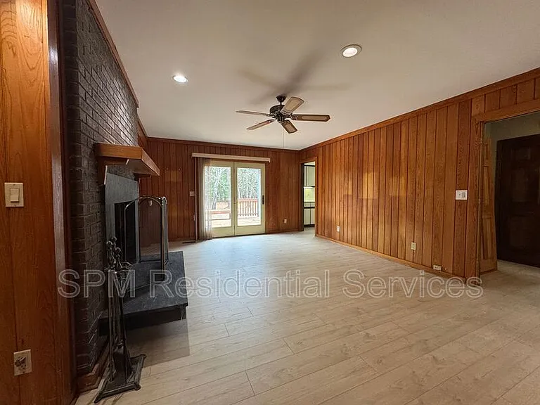 513 Edgewater Club Rd — Photo 9