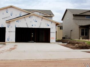 4017 S Grand Slam Ave, Sioux Falls, SD 57110