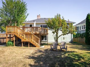 2516 Prior St, Victoria, BC V8T 3X6