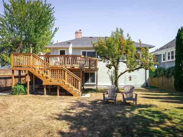 2516 Prior St, Victoria, BC V8T 3X6