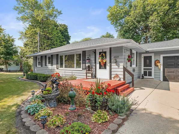 2809 Dartmouth Dr, Midland, MI 48642