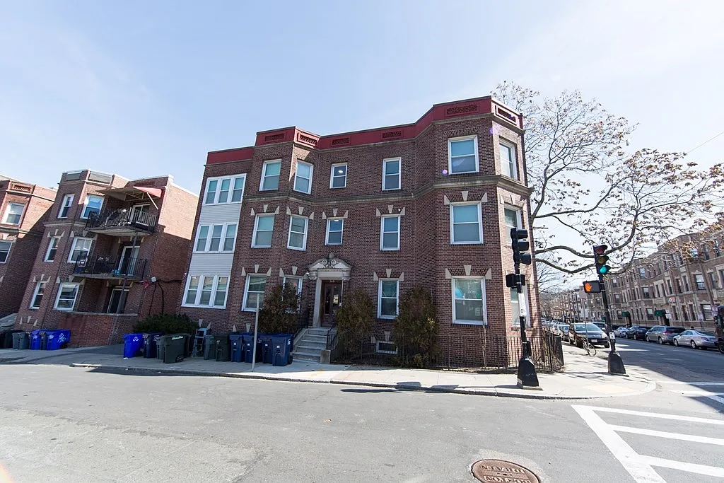Building Photo - 168 Allston St #7