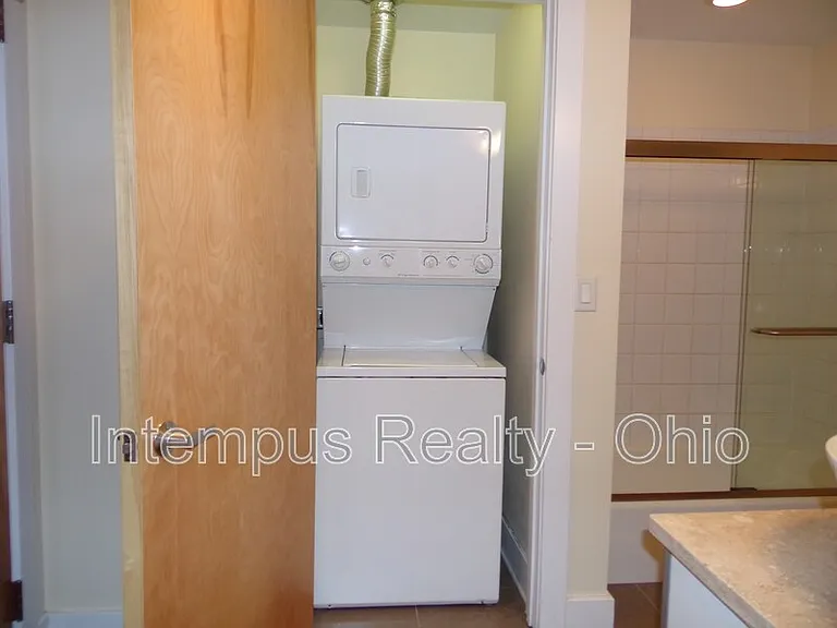 150 E Main St #611 — Photo 16