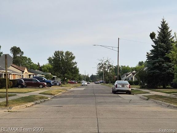 2nd image of 26431 Clancy St