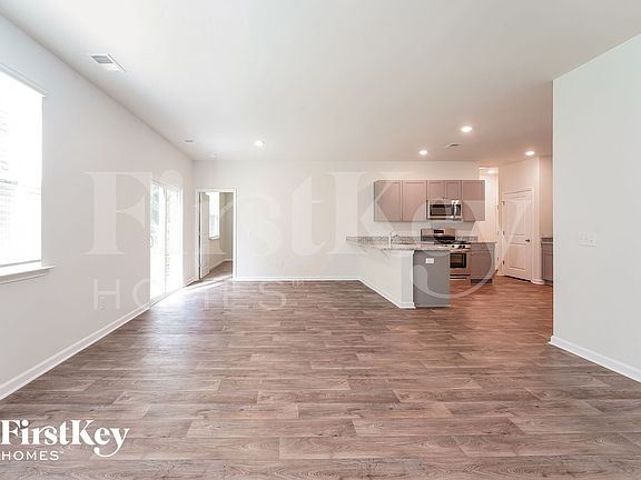 4th image of 2629 Alamanda Dr