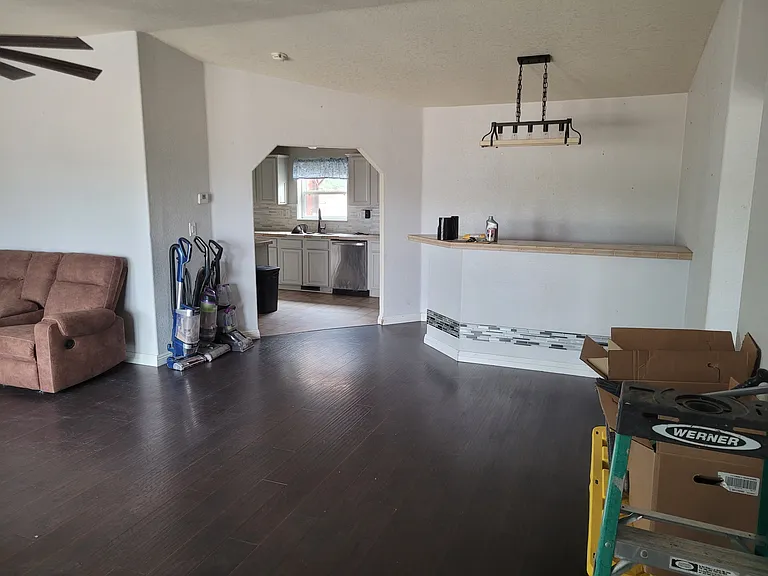 10450 S Rhyolite Ave — Photo 2