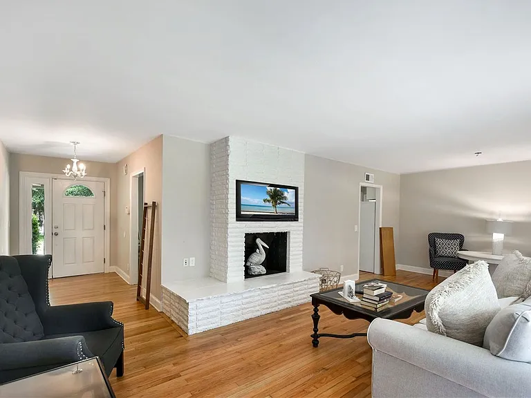 106 Dodge Rd — Photo 4