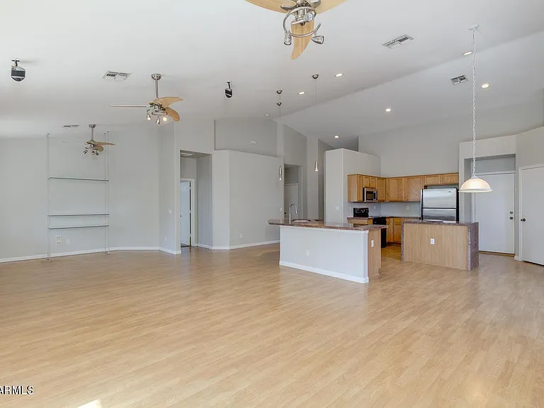 155 E Liberty Ln — Photo 5