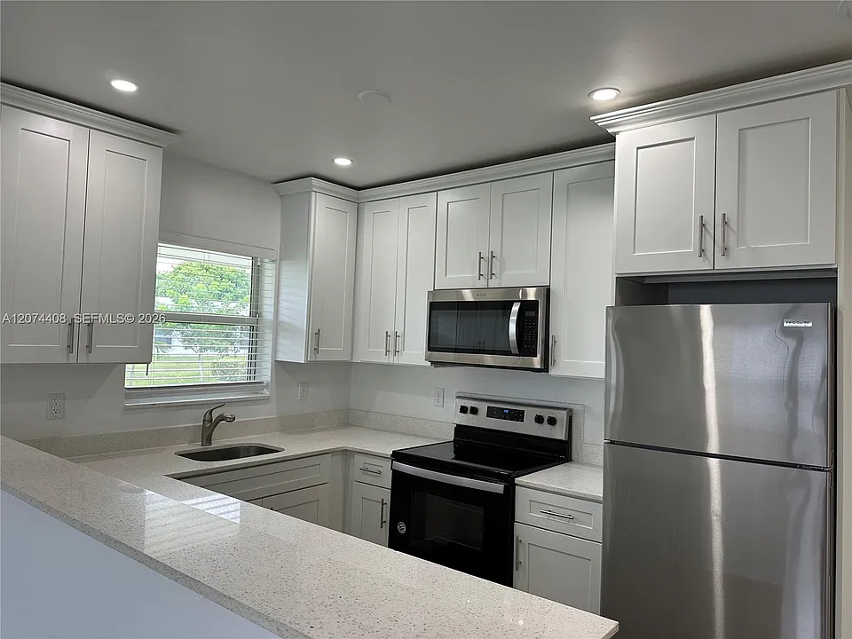 2436 Van Buren St #6