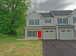 42 Reutter Dr, Selkirk, NY 12158