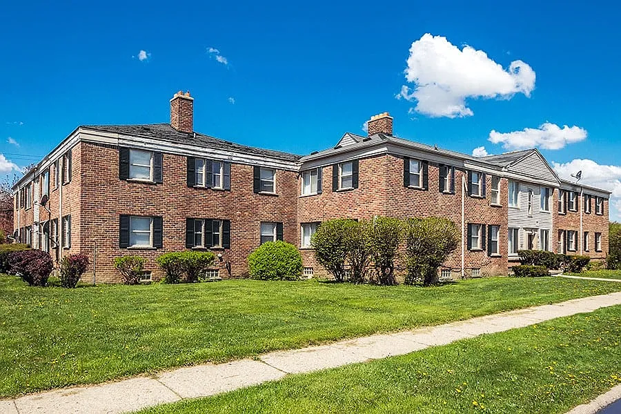 Franklin Village Apartments — Photo 2