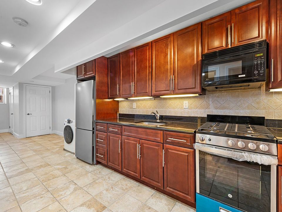 1st image of 3232 32nd St #1