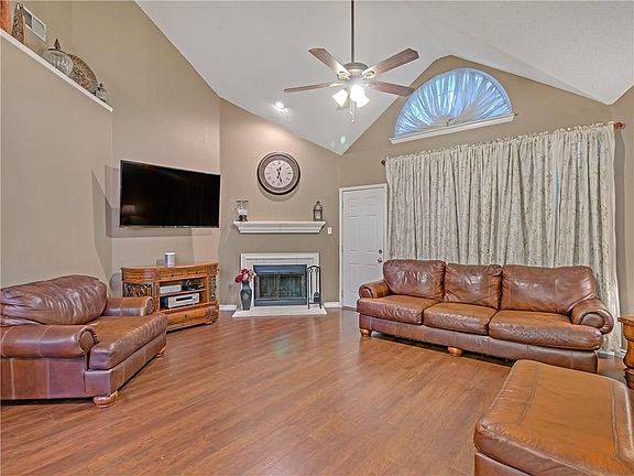 4th image of 6610 Alcove Ct