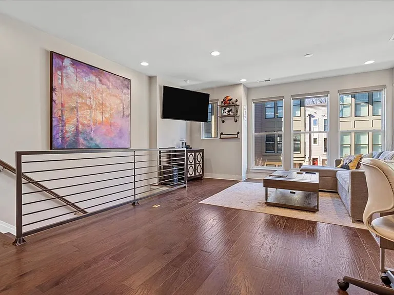 1621 Cannon View Ln — Photo 2
