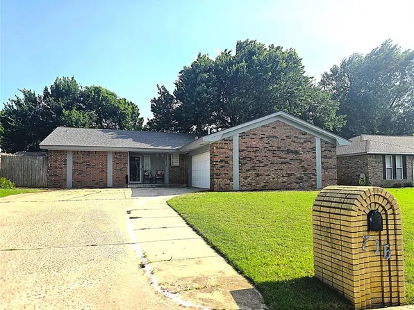 716 Victoria Dr, Yukon, OK 73099