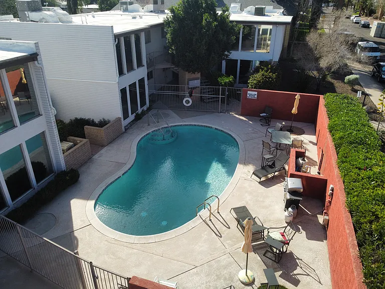 6935 E 4th St #4 — Photo 8