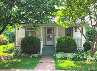 202 S Maple St, Fairfield, IA 52556