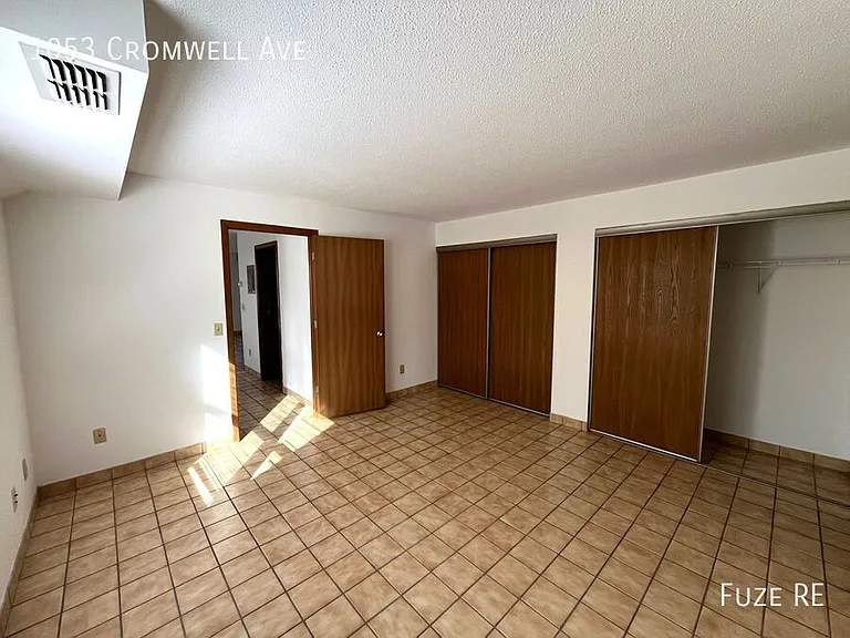 1053 Cromwell Ave — Photo 7