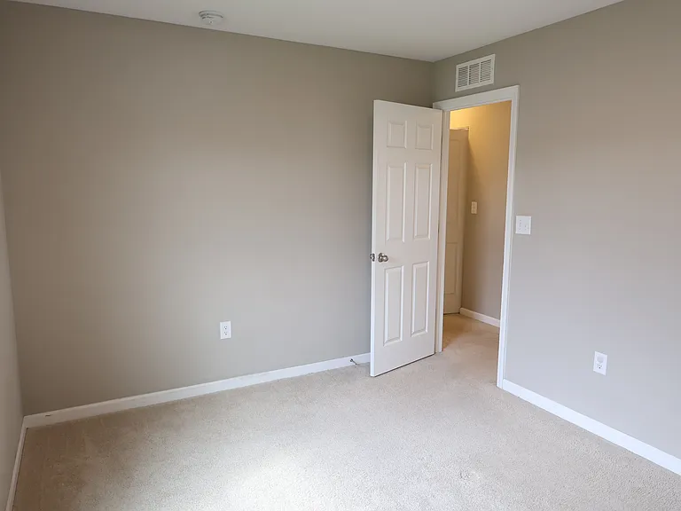 1899 Lakecrest Dr — Photo 48