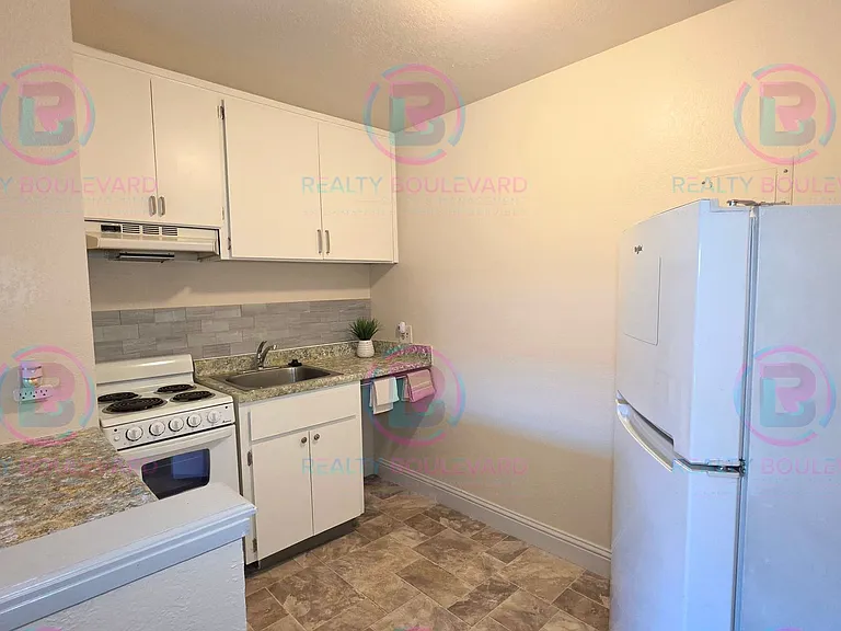 2450 Lymbery St #129 — Photo 4