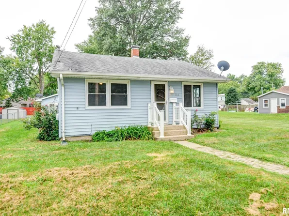 716 E Esther St, Taylorville, IL 62568