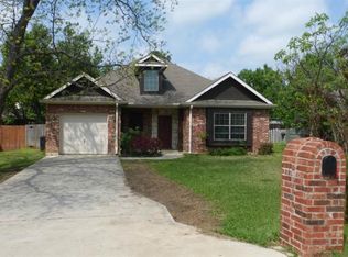 803 Driftwood Dr, Shady Shores, TX 76208