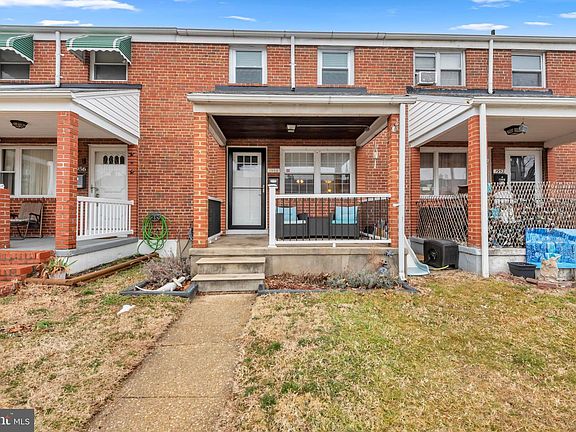 3rd image of 1954 Stanhope Rd