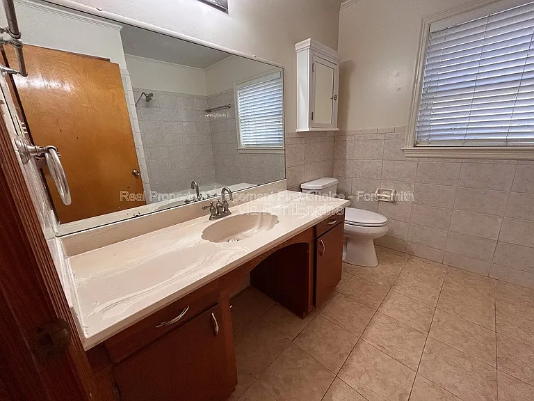 1306 S 41st St — Photo 29
