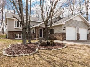 2303 Portage Dr, Duluth, MN 55811