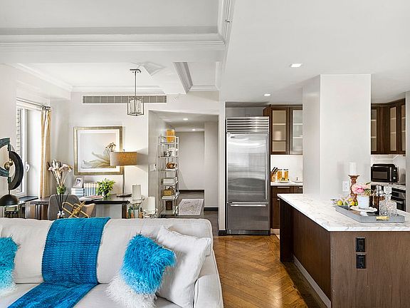 2nd image of 160 Central Park S #1709