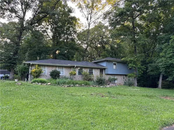 612 Mincey Woods Ct, Stone Mountain, GA 30087