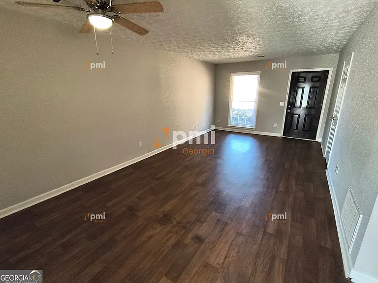 102 Peachtree Ct — Photo 5