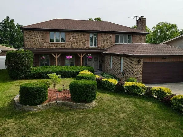 7707 Lake St, Morton Grove, IL 60053