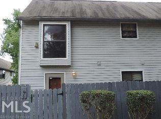 556 Country Greens Dr, Jonesboro, GA