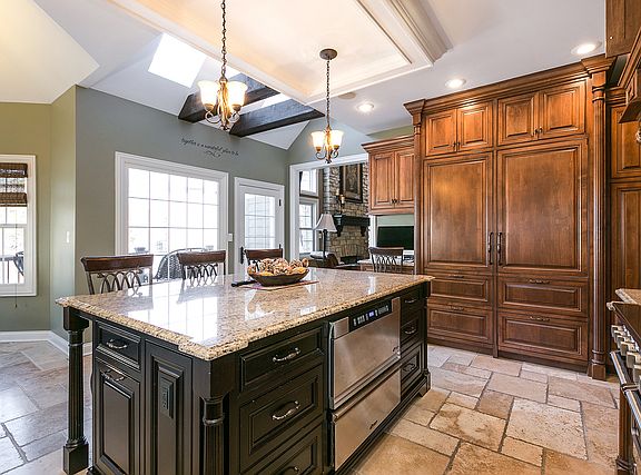 4th image of 827 Alamosa Ct