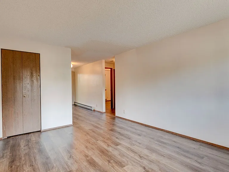 M1407: Horizons West Apartments — Photo 6