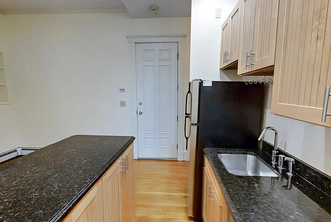 1 bed, 9999 sqft, $3,650 — Photo 3